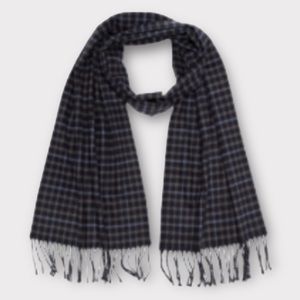 Stewart of Scotland Women’s Scarf Plaid Knit Fringe Trim Color Navy Grey NWT